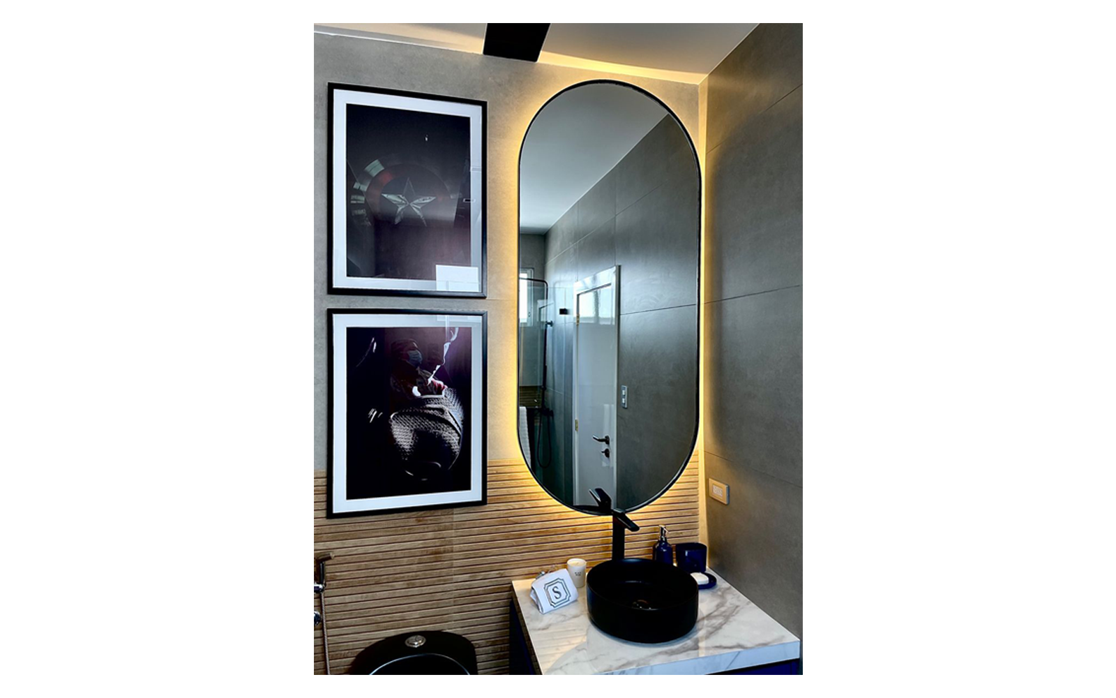 Espejo Ovalado Marco Metálico
